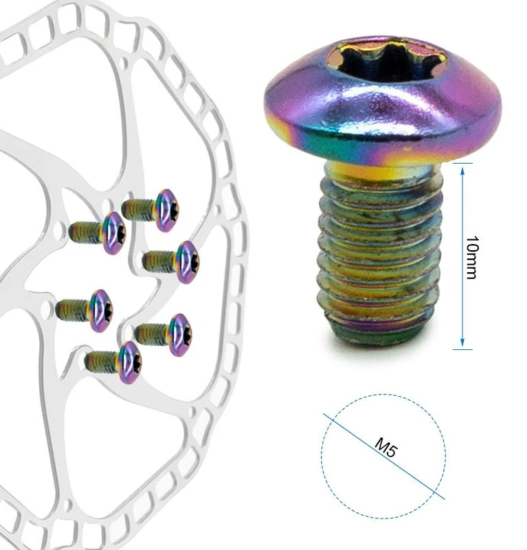 Six vis irisées posées sur un disque de frein, et la vis de près avec sa cote de 10 mm et la mention M5