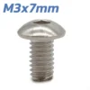 Vis M3 x 7 mm vue de face, tête bombée et empreinte six pans creux au centre Vis M3 x 7 mm vue de face, tête bombée et empreinte six pans creux au centre