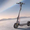 NAVEE V45i — vue trois quarts avant NAVEE V45i — vue trois quarts avant