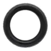 Flanc du pneu tubeless 60/70-6,5 avec ses marquages en relief : dimension, TUBELESS, 4 PLY RATING, charge maximale et flèche ROTATION