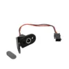Port de charge de trottinette en perspective : embase noire, grande pièce grise livrée avec elle, capuchon ovale gris marqué d'un éclair posé à part, câble rouge et noir et connecteur noir à 2 positions Port de charge de trottinette en perspective : embase noire, grande pièce grise livrée avec elle, capuchon ovale gris marqué d'un éclair posé à part, câble rouge et noir et connecteur noir à 2 positions