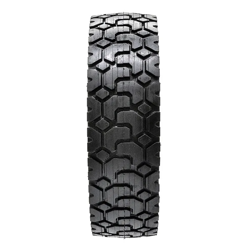 Bande de roulement du pneu tubeless 70/60-7,5 à crampons, version avec gel, vue de face